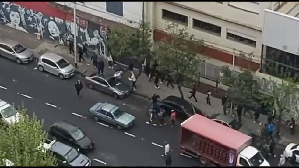 Barras de Independiente, a los tiros en el centro de Avellaneda: 8 detenidos | Actualidad