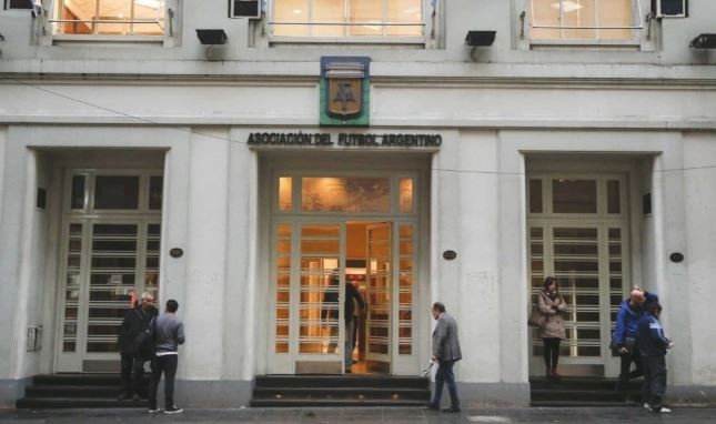 Allanan la AFA y ocho clubes por una causa de supuesta evasión de lavado de dinero | Deportes