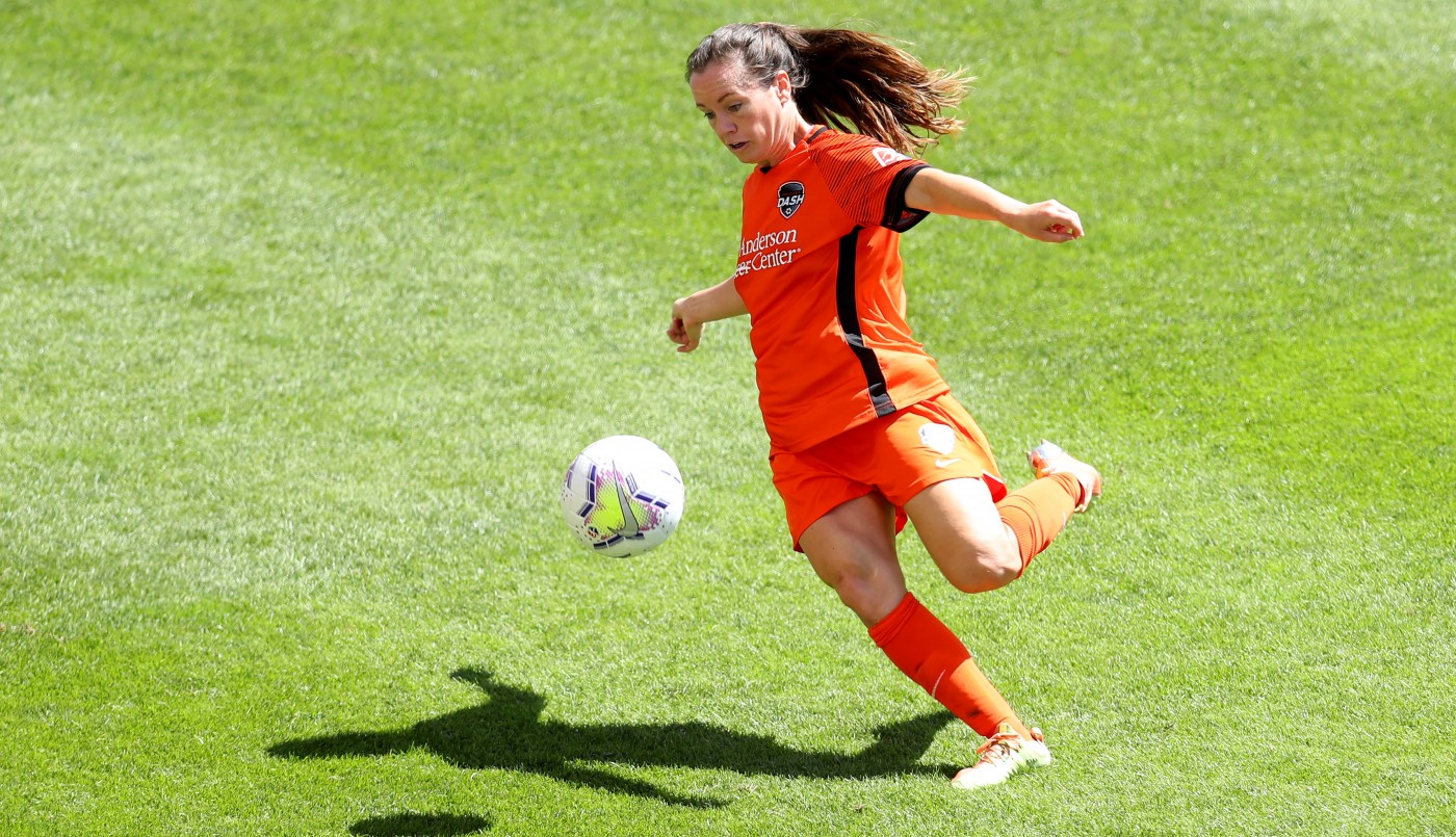 La Liga femenina de fútbol en EE.UU suspendió una fecha por denuncias contra un DT por coerción sexual | Deportes