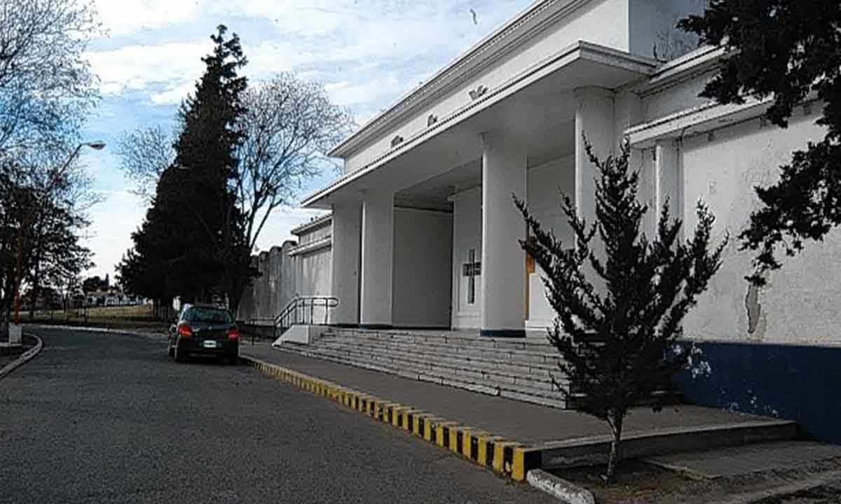 Hace tres semanas que no pueden inhumar a un familiar fallecido por el paro de Municipales | Actualidad