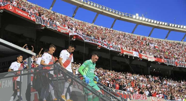 Allanaron el Monumental por no cumplir con el aforo durante el Superclásico | Actualidad