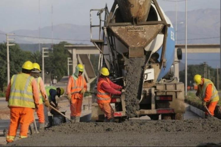 Manzur y ministros presentaron en la Uocra el programa "A construir" | Política y economía