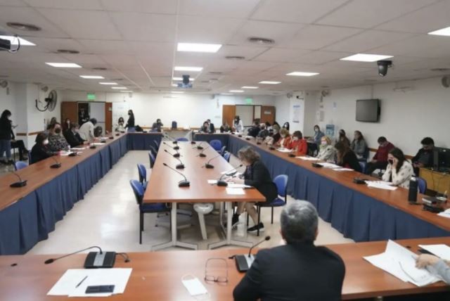 Diputados avanzó con dictamen favorable a una nueva ley de SIDA | Política y economía