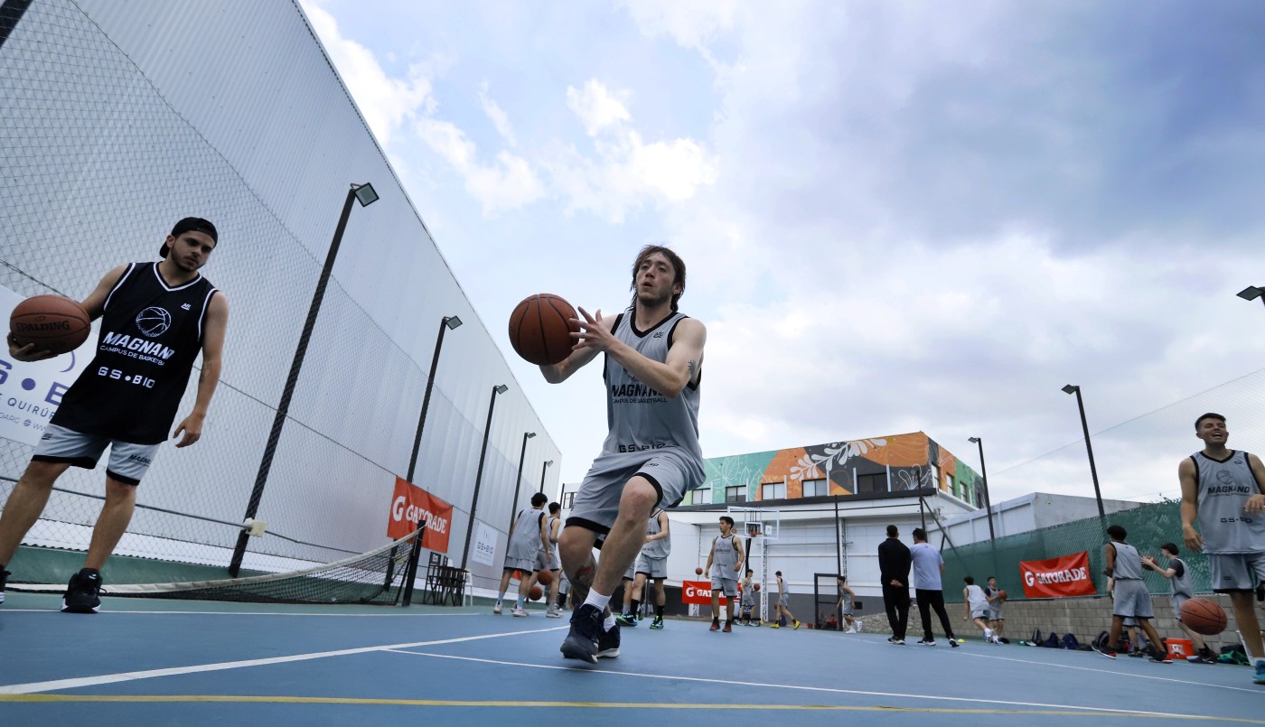 FOTOS: Paulo Londra el alumno de basquet de lujo de Rubén Magnano | Córdoba