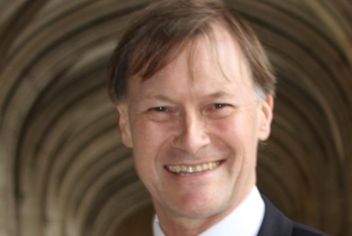 Apuñalaron y mataron a un diputado británico dentro de una iglesia | Internacionales