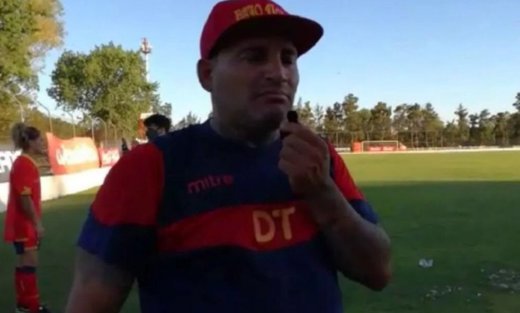 Estupor en el torneo femenino de fútbol de AFA: el DT de Español, denunciado por abuso sexual de jugadora | Actualidad