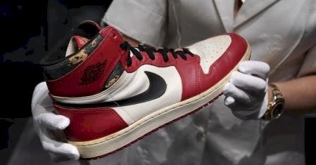 Subastaron en casi US$ 1,5 millones un par de zapatillas del basquetbolista Michael Jordan | Deportes