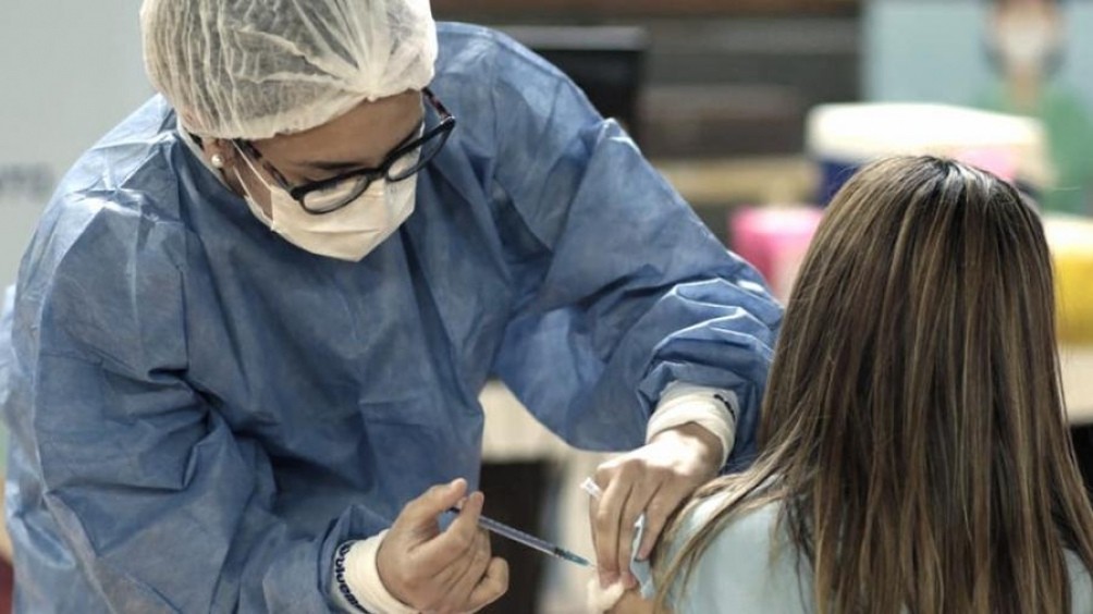 Tercera dosis contra Covid19: comienza el sábado con más 50 e inmunodeprimidos | Córdoba