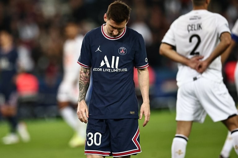 Alarma en París: Messi fue reemplazado en el entretiempo por Icardi en el PSG | Deportes