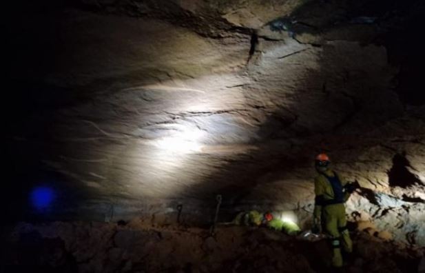 Al menos 15 bomberos quedaron atrapados bajo tierra por el desmoronamiento de una gruta en Brasil | Internacionales