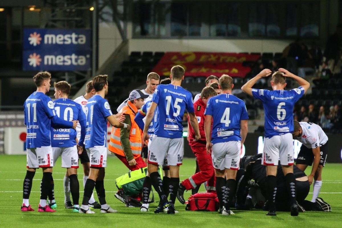 Futbolista se desplomó al sufrir un paro cardíaco en pleno partido en Noruega | Deportes