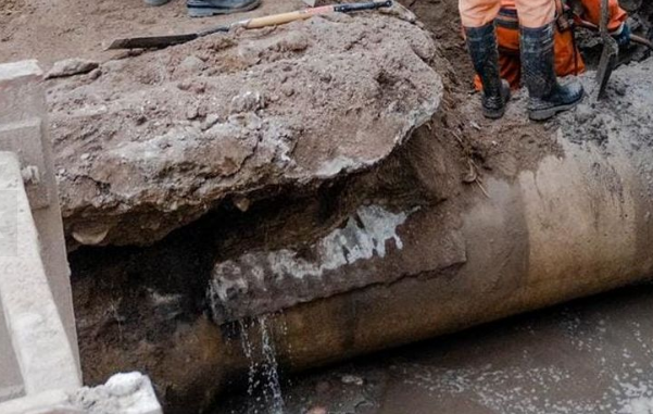 Desastre de Villa Páez: el caño roto tenía un parche de chapa | Córdoba