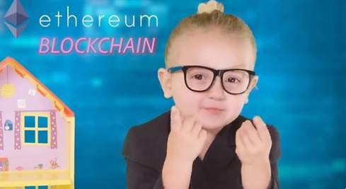 Quién es Lily Knight la niña de tres años que explica cómo funcionan las criptomonedas | Internacionales