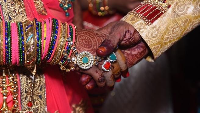 El caso del hombre que ayudó a su esposa a casarse con su amante | Internacionales