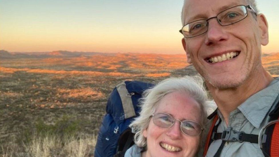 Murió atacado por un tiburón mientras nadaba: su esposa e hijos vieron todo desde la orilla | Internacionales