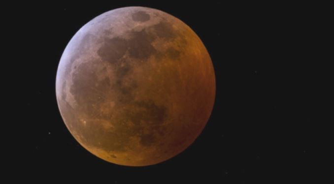 ¿Cómo y dónde ver el eclipse parcial lunar más largo del siglo? | Curiosidades