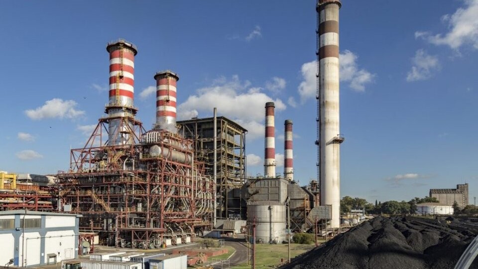 La justicia federal allanó la Central Térmica San Nicolás por "contaminación ambiental" | Actualidad