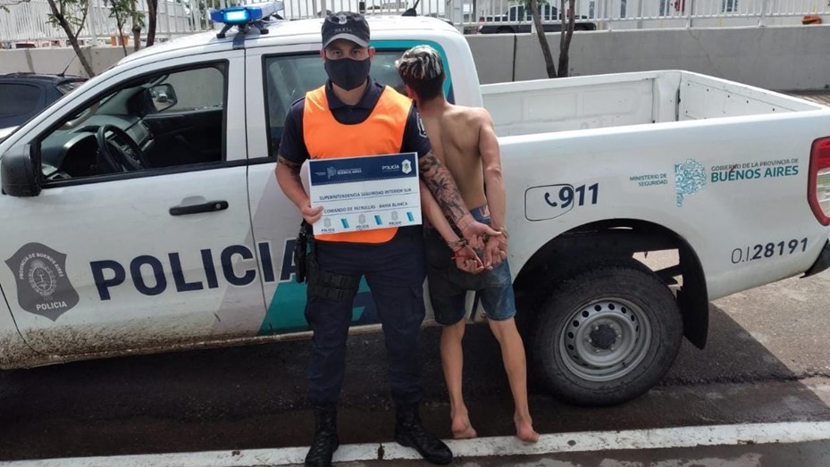 Detenido por golpear a su pareja, arrastrar a su hija de un año y acuchillar a un vecino que salíó a defenderlas | Actualidad