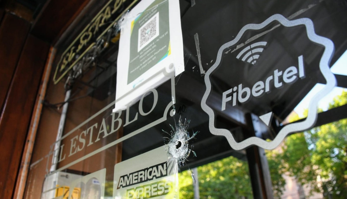 Inseguridad sin límites en Rosario: atacaron a tiros a dos locales gastronómicos, hay heridos | Actualidad