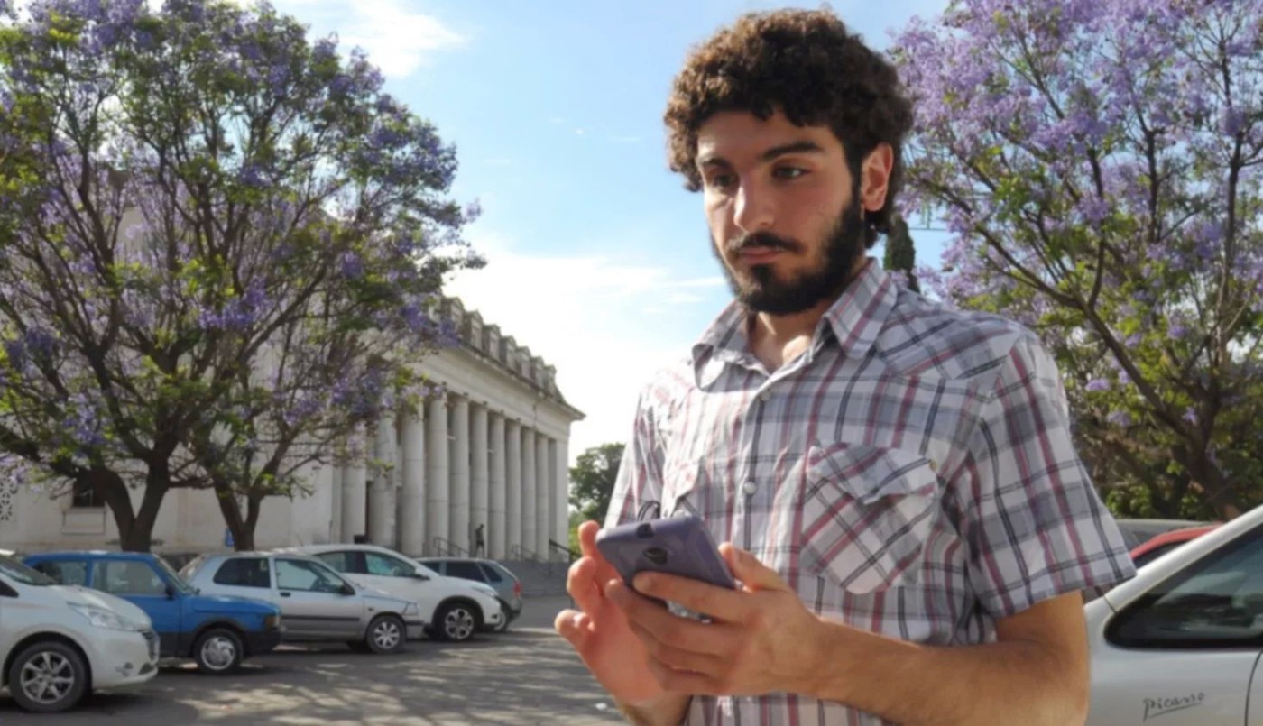 La emotiva historia del joven no vidente que se recibió de biólogo con 9,35 de promedio | Actualidad