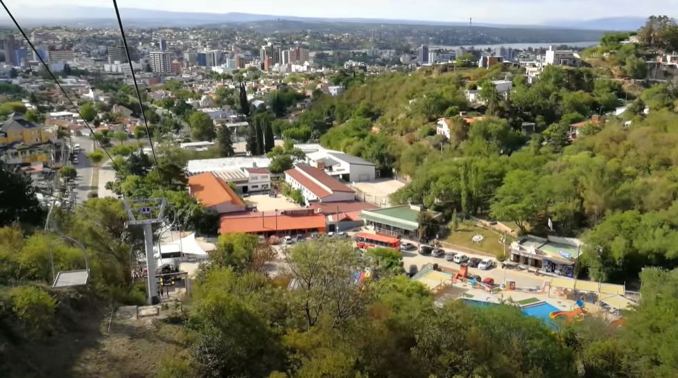 ¿Cuánto cuesta estacionar y pagar una mesa en los balnearios de Carlos Paz? | Córdoba
