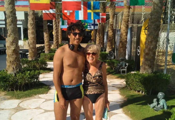 Ella tiene 86 años, él 36, son pareja y dieron detalles de su vida sexual | Internacionales