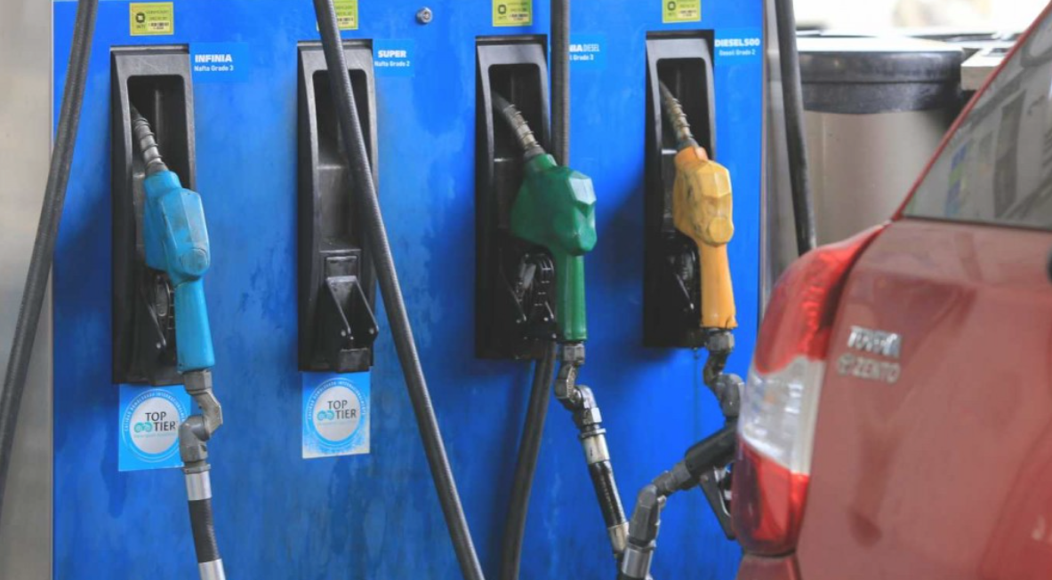 Oficial: el Gobierno postergó hasta marzo la actualización de impuestos a los combustibles | Política y economía