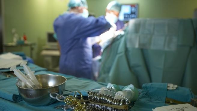 Condenaron a una cirujana por amputar la pierna equivocada de una paciente: deberá pagar 8.000 euros | Internacionales