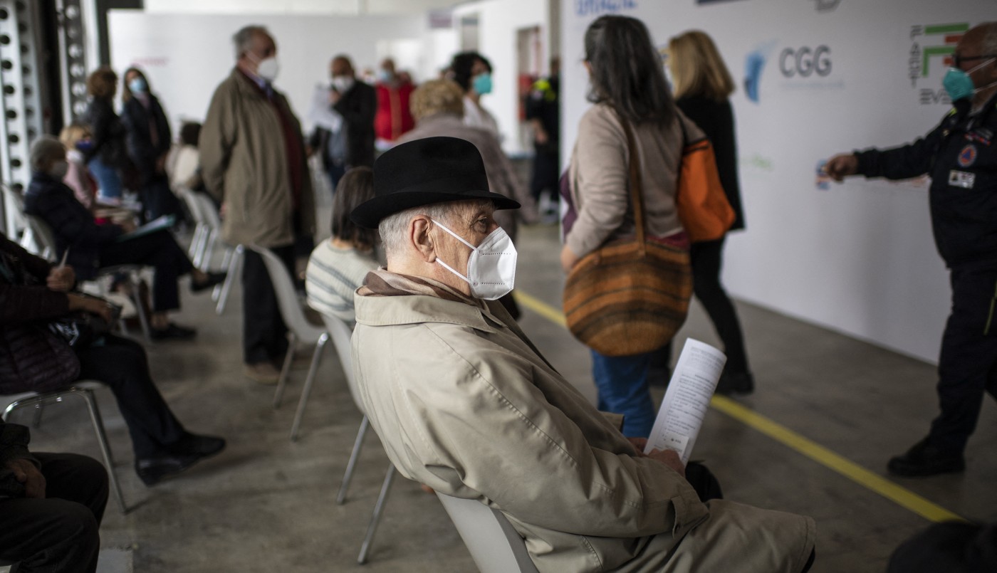 Se fue a vacunar con un brazo de mentira para poder obtener el pase sanitario | Internacionales