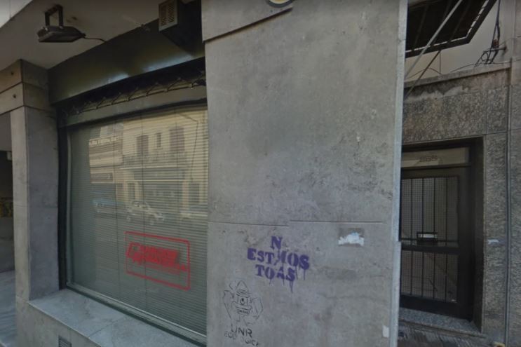 Balearon el frente de una empresa en Rosario: "100 mil pesos por mes o los matamos a todos" | Actualidad