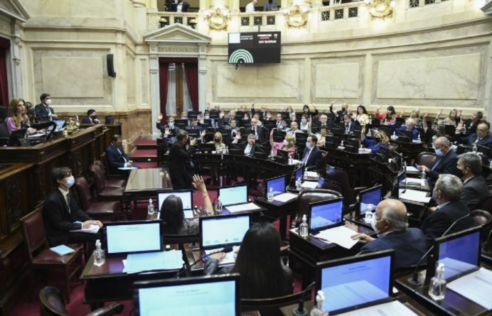 Última semana con mayoría: el oficialismo avanza en el Senado más de 100 decretos | Política y economía