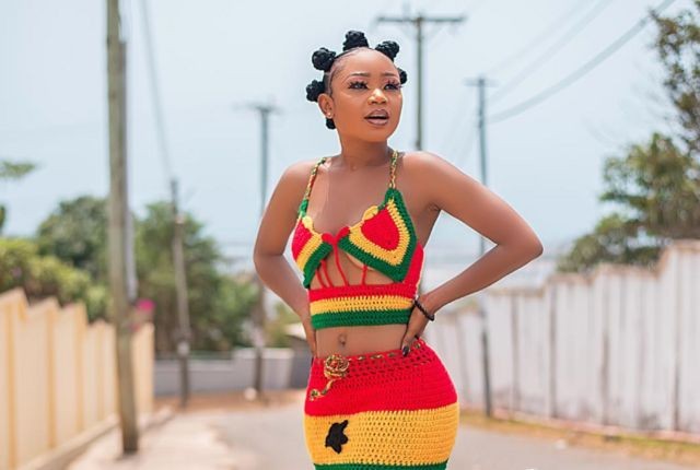 Una mujer irá a la cárcel por subir una foto desnuda junto a su hijo a Instagram | Internacionales