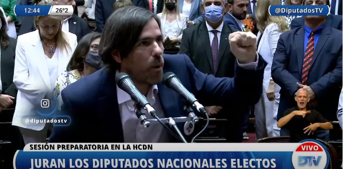 Perlita del Congreso: Del Caño juró por "echar al FMI de Argentina" | Política y economía