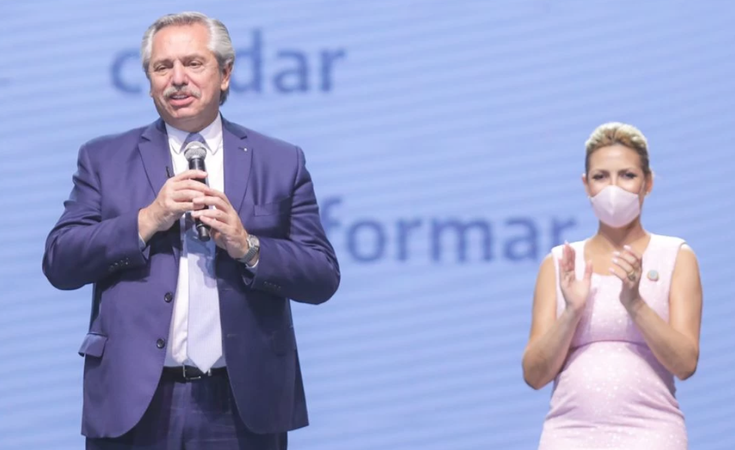 Fernández a las mujeres: "Les prometo que el primer feminista voy a ser yo" | Política y economía