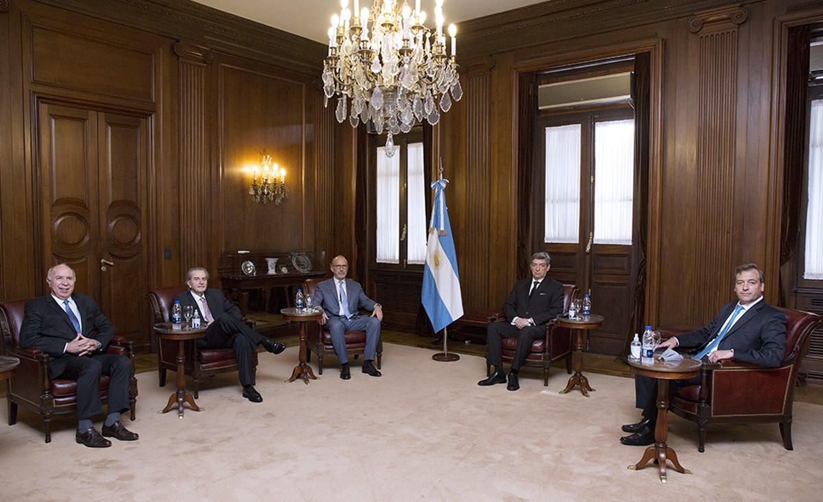 "Se está discutiendo": el Gobierno estudia una reforma judicial que incluya a la Corte | Política y economía