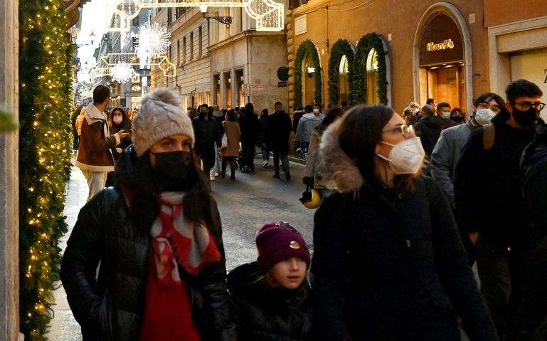 Italia está en una fase "aguda" de la pandemia y el Gobierno evalúa restricciones antes de las fiestas de fin de año | Internacionales