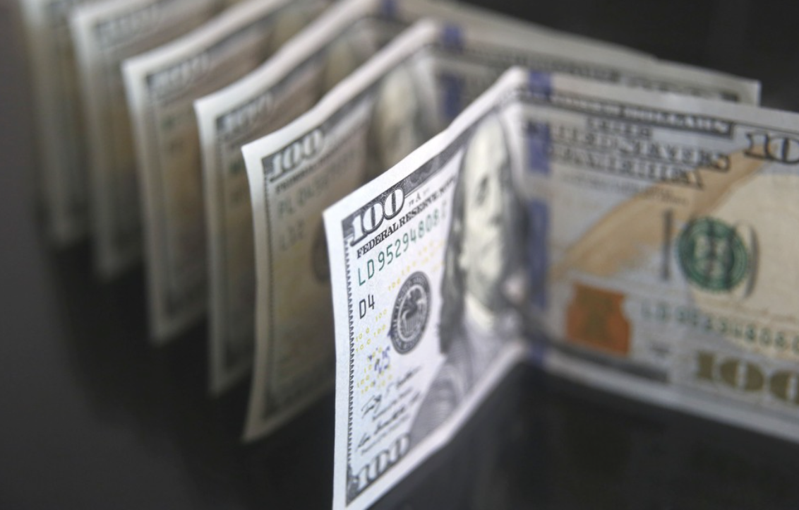 El dólar salta $4 a $205 en la rueda previa al receso navideño | Política y economía