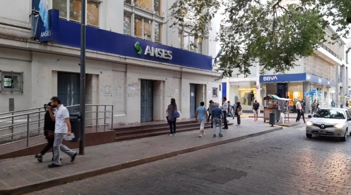 Cierran sucursales de Anses y Bancor por brotes de Covid | Córdoba
