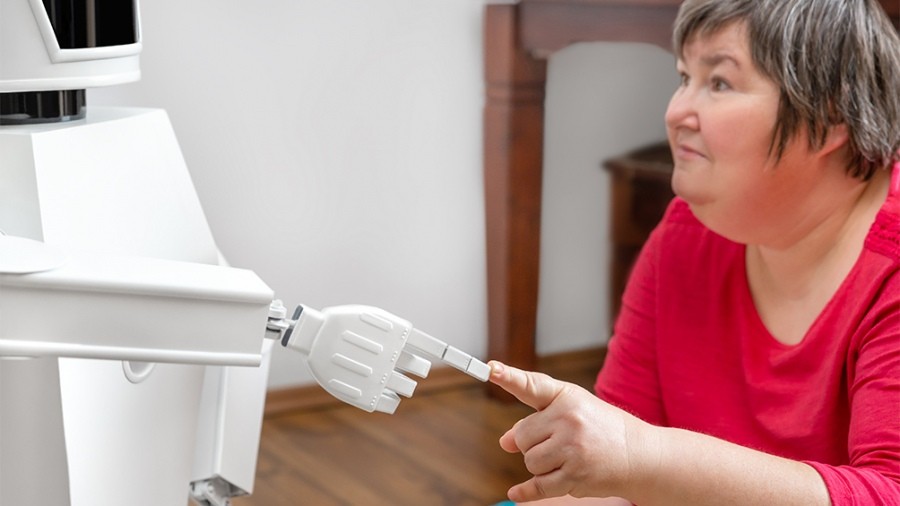 Premian diseño de robot que ayuda a familias a cuidar personas con enfermedades neurodegenerativas | Actualidad