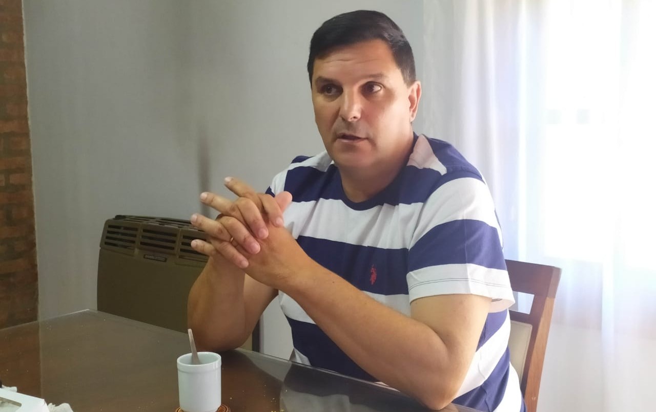 Una de James Bond : asumió como intendente y algunos días después encontró un micrófono oculto en su despacho | Actualidad