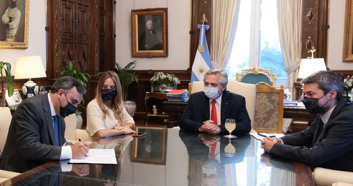 El Gobierno acordó el congelamiento de precios en el sector turístico para la temporada de verano | Política y economía