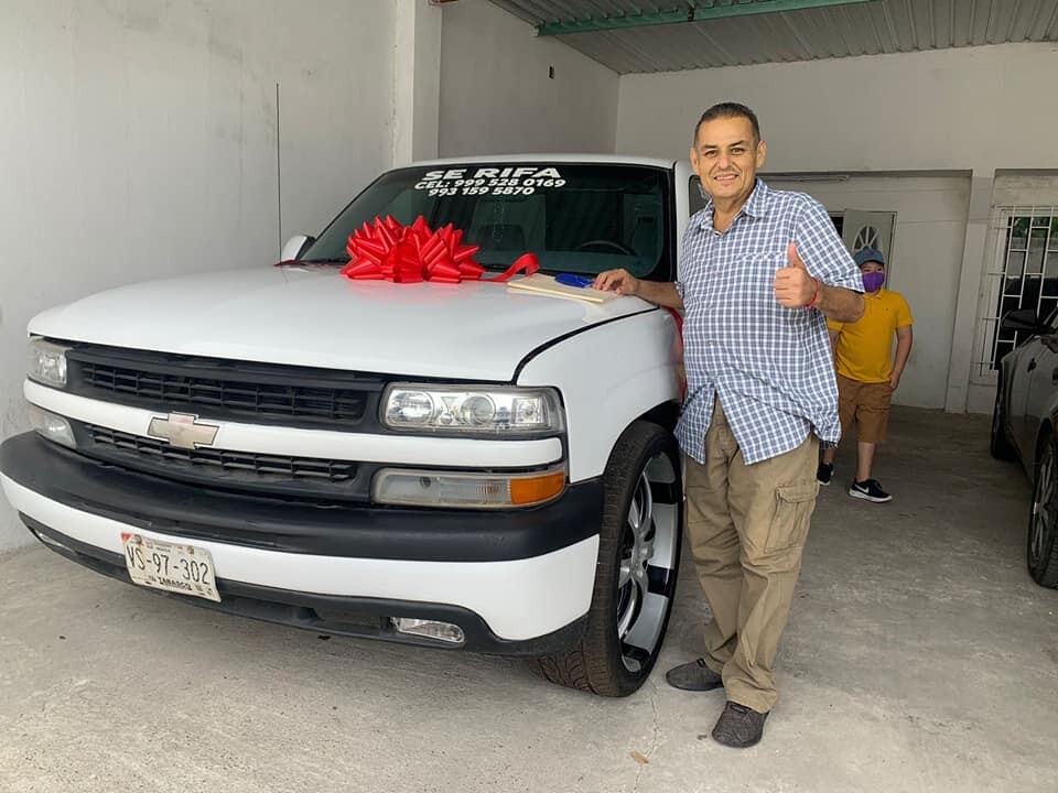 Rifó su camioneta para pagar un tratamiento contra el cáncer y el ganador se la devolvió | Redes