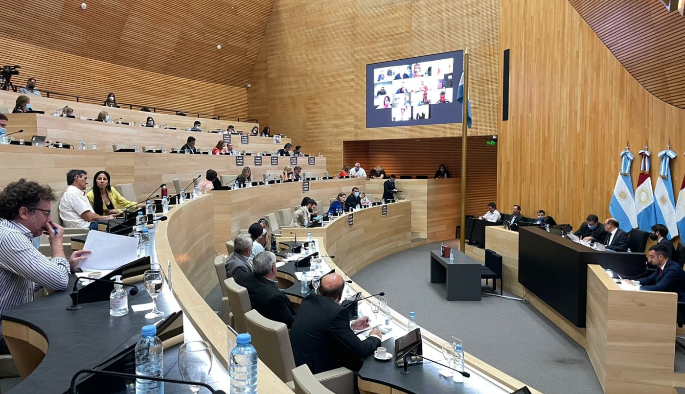 Comenzó la sesión para tratar el polémico proyecto del juego online en Córdoba | Córdoba