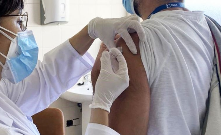 Farmacias y laboratorios privados comienzan a testear y vacunar | Córdoba