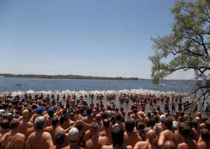 Villa Rumipal, suspenden tradicional cruce del lago por aumento contagios Covid | Córdoba