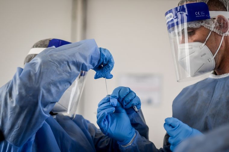 "Deltacron": detectaron una nueva variante de coronavirus que combina ómicron y delta | Internacionales