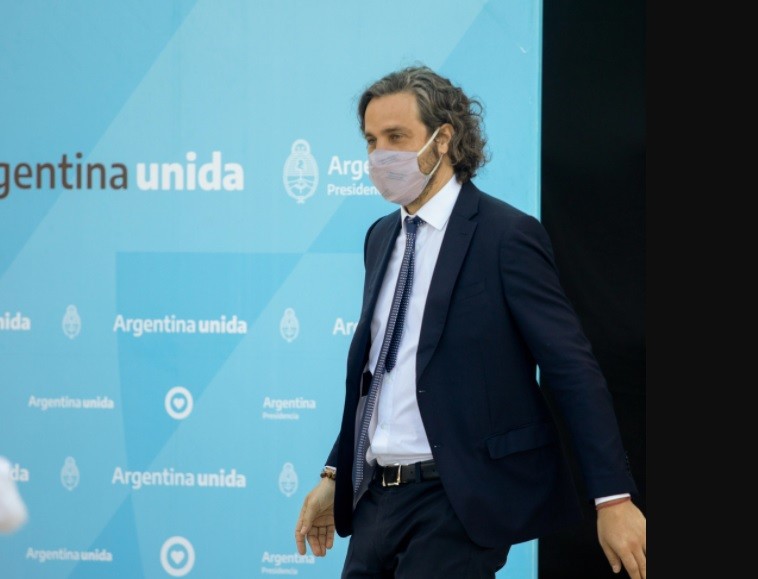 Cafiero está aislado por contacto estrecho de covid, en la previa de un viaje clave a EE.UU. | Política y economía