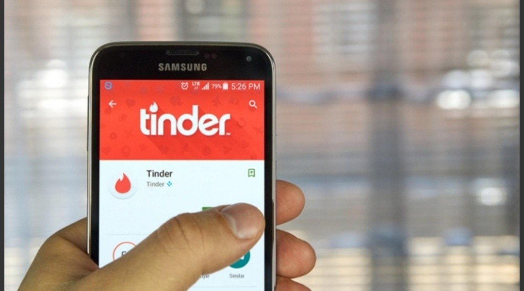 Conoció a una chica por Tinder, organizó un trío en su casa y le robaron 6.000 dólares | Actualidad