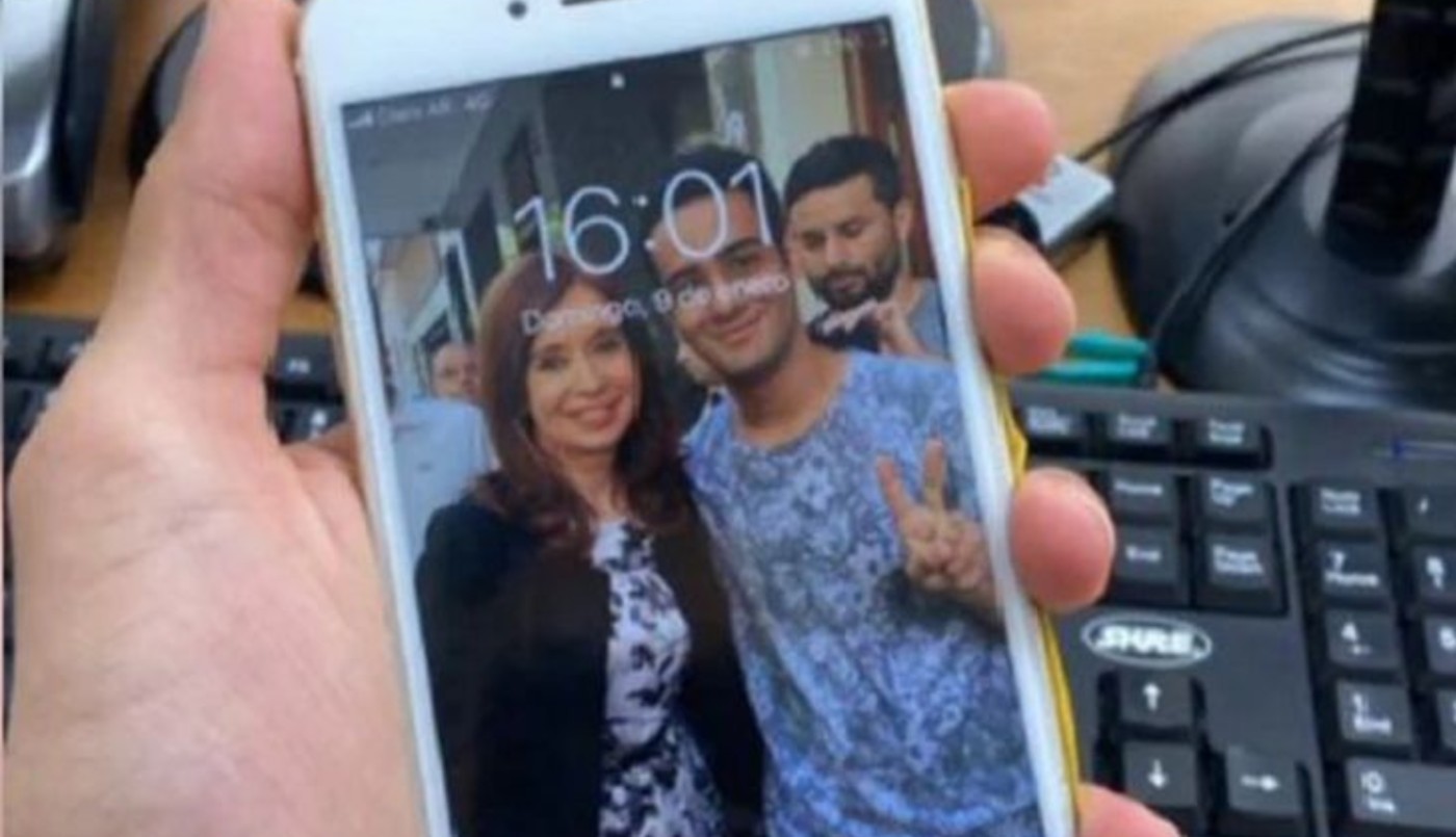 "Garantía denegada por kirchnerista": se negó a arreglar un celular porque tenía una foto de Cristina y lo echaron | Actualidad