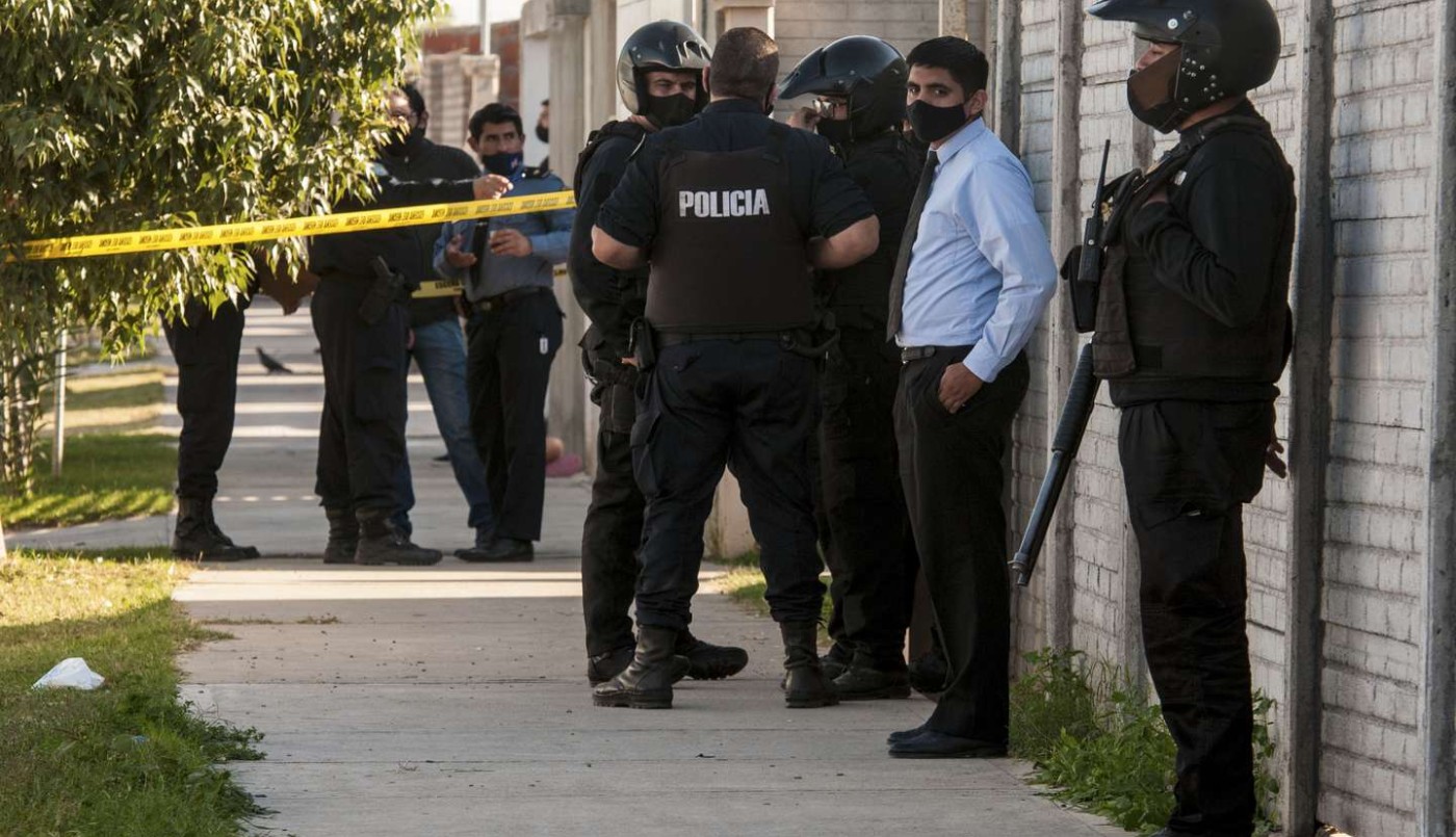 "Papá la acuchilló y se fue corriendo": un hombre mató a su ex frente a su hijo de seis años | Actualidad